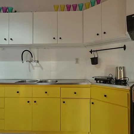 Zeusplace Urban Flat * 卡泰里尼